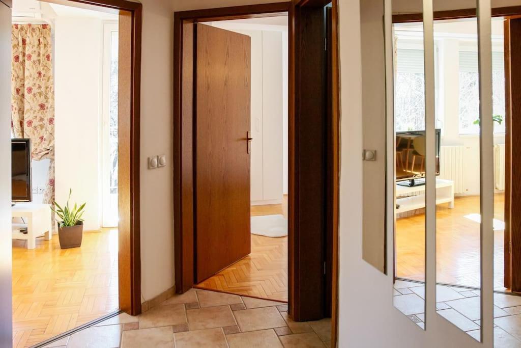 Nn Apartment Szkopje Kültér fotó