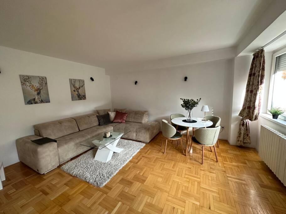 Nn Apartment Szkopje Kültér fotó