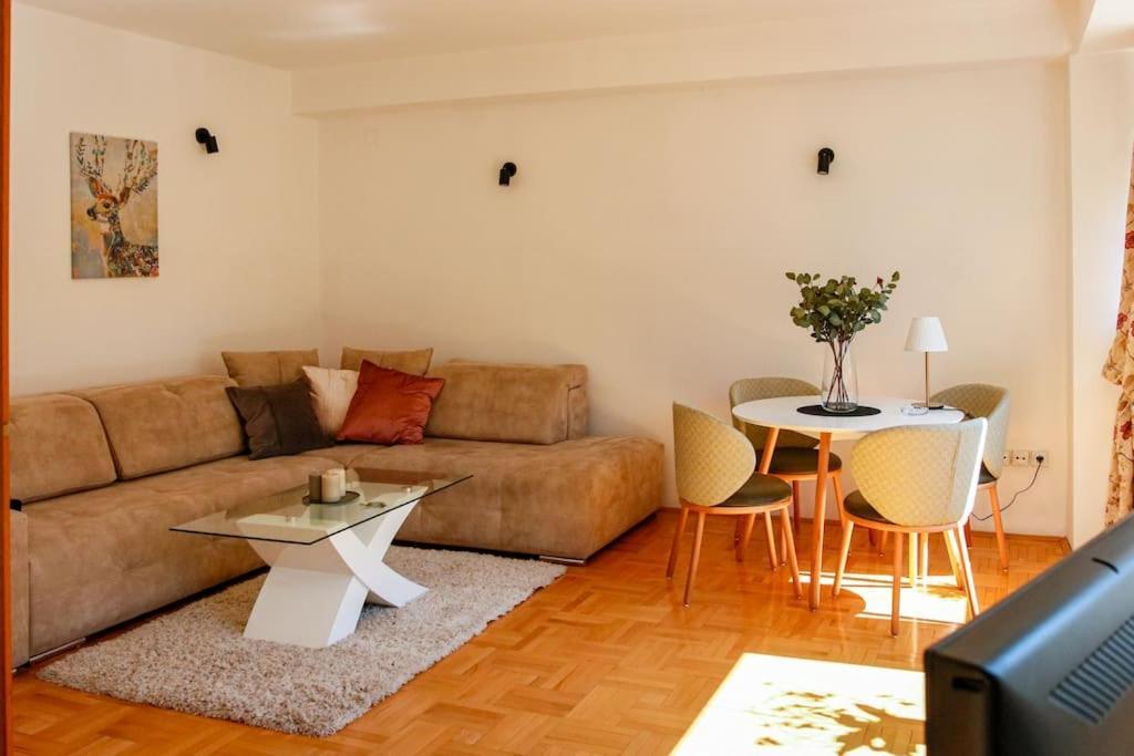 Nn Apartment Szkopje Kültér fotó